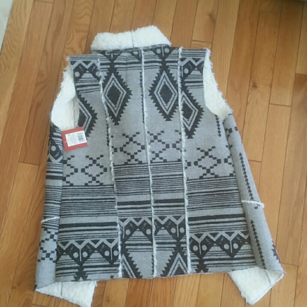 Vest - Picture 3 of 3